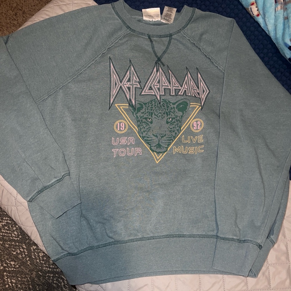 DEF LEPPARD JOGGER PANTS AND SWEATSHIRT SET